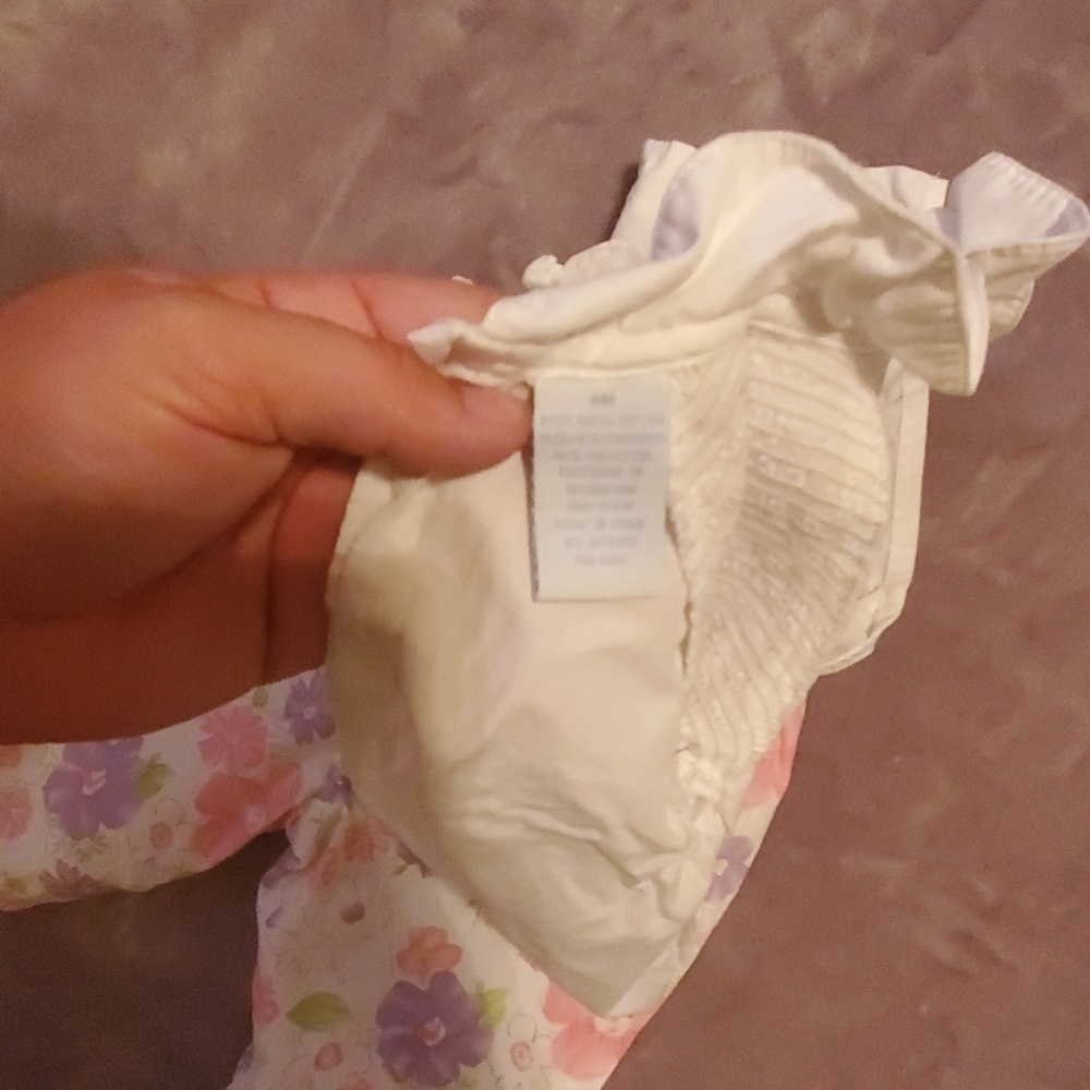 Lullaby Club Spring/Summer baby girl outfit  with flowers size 9m - Picture 3 of 7